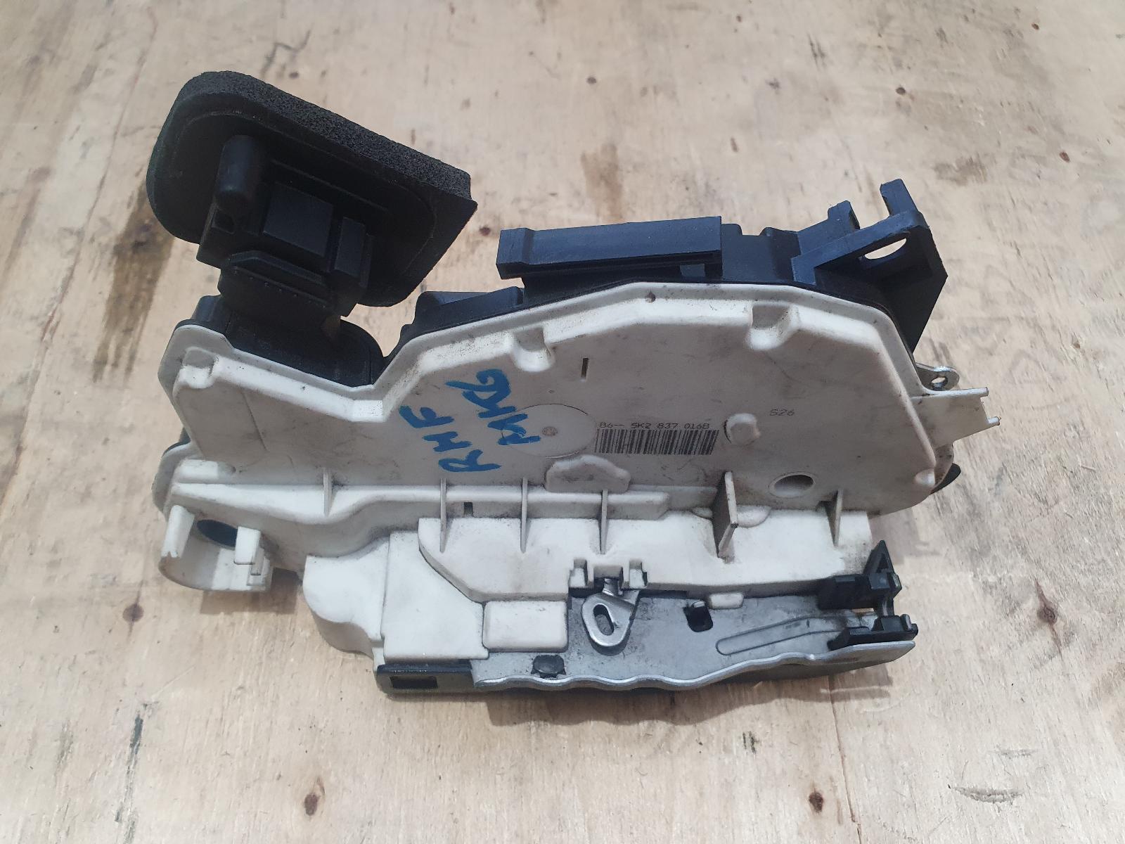 2011 Golf VW RIGHT FRONT DOOR LOCK GEN 6 HATCH/CABRIO image 3