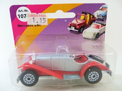 SIKU 1074 ''MERCEDES BENZ SSK'' SILVER/RED. 1:55. MIB/BOXED/CARDED/BLISTER.