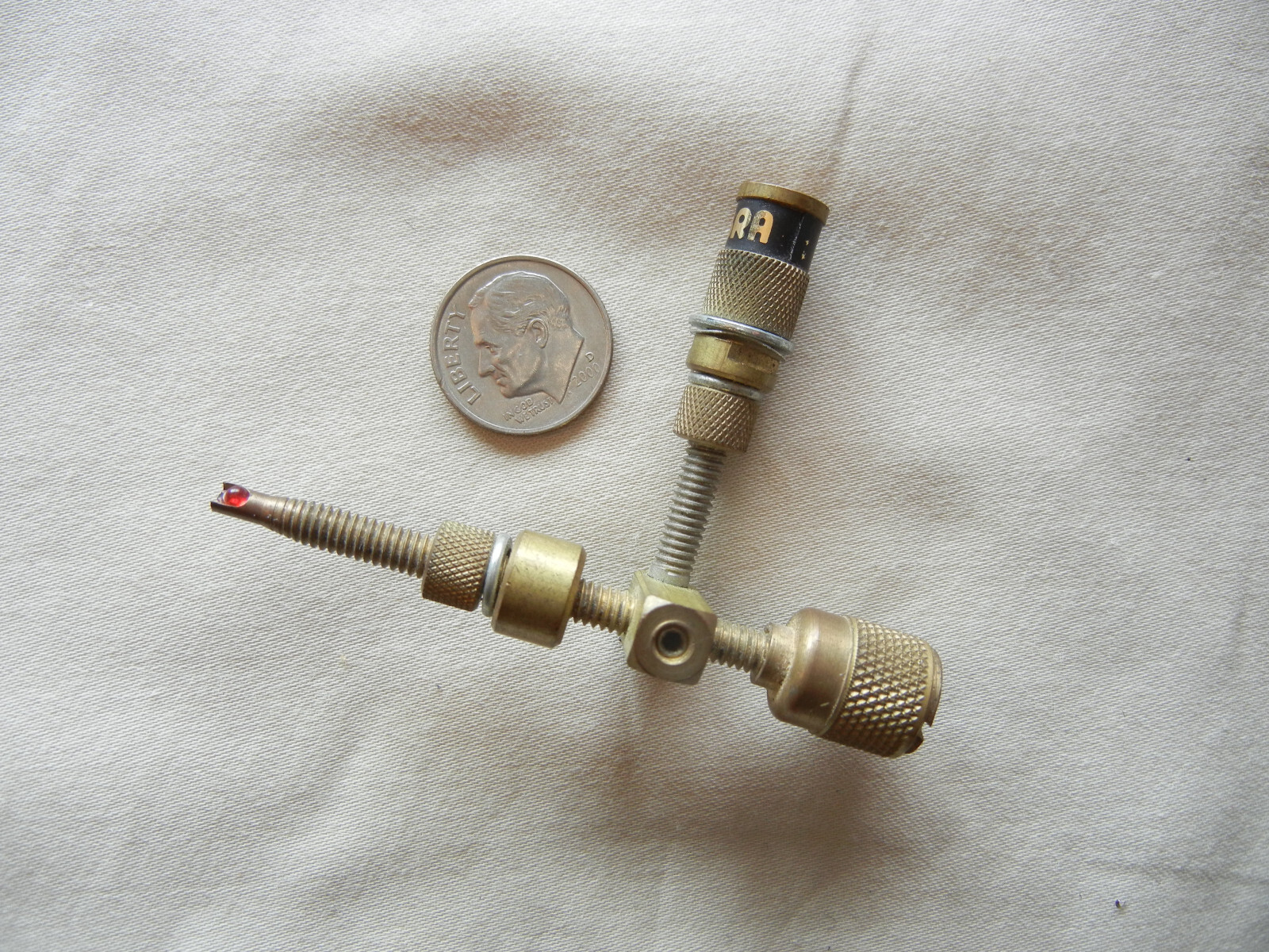Vintage COBRA Archery Tree Sight with Bead Lite
