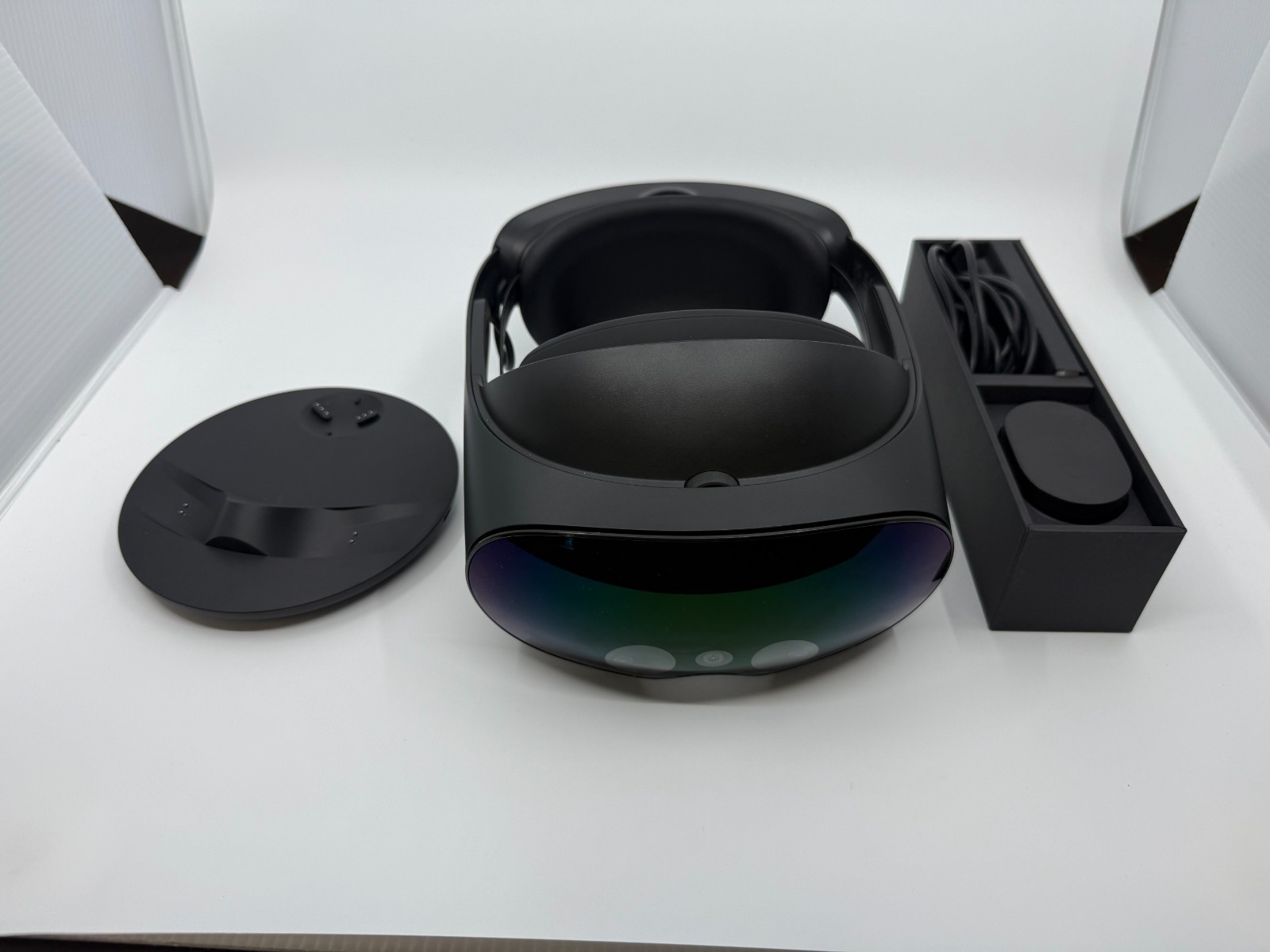【アクセサリー付き】 quest pro 256GB Meta Quest Pro 256GB VR Headset Only with Charging Dock | eBay