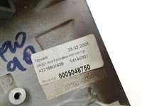 Mercedes W221 S320 05-09 Blende Einbaurahmen Mittelkonsole Hinten Holzdekor Mercedes W221 S320 05-09 25.07.2006... Vorschau 7