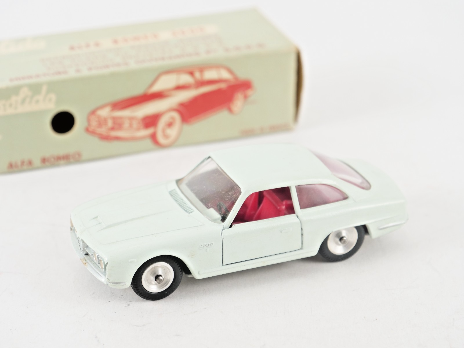 アルファロメオ　2600 solido Solido No. 125 ALFA-ROMEO 2600 In Box 1/43 From 1963 | eBay