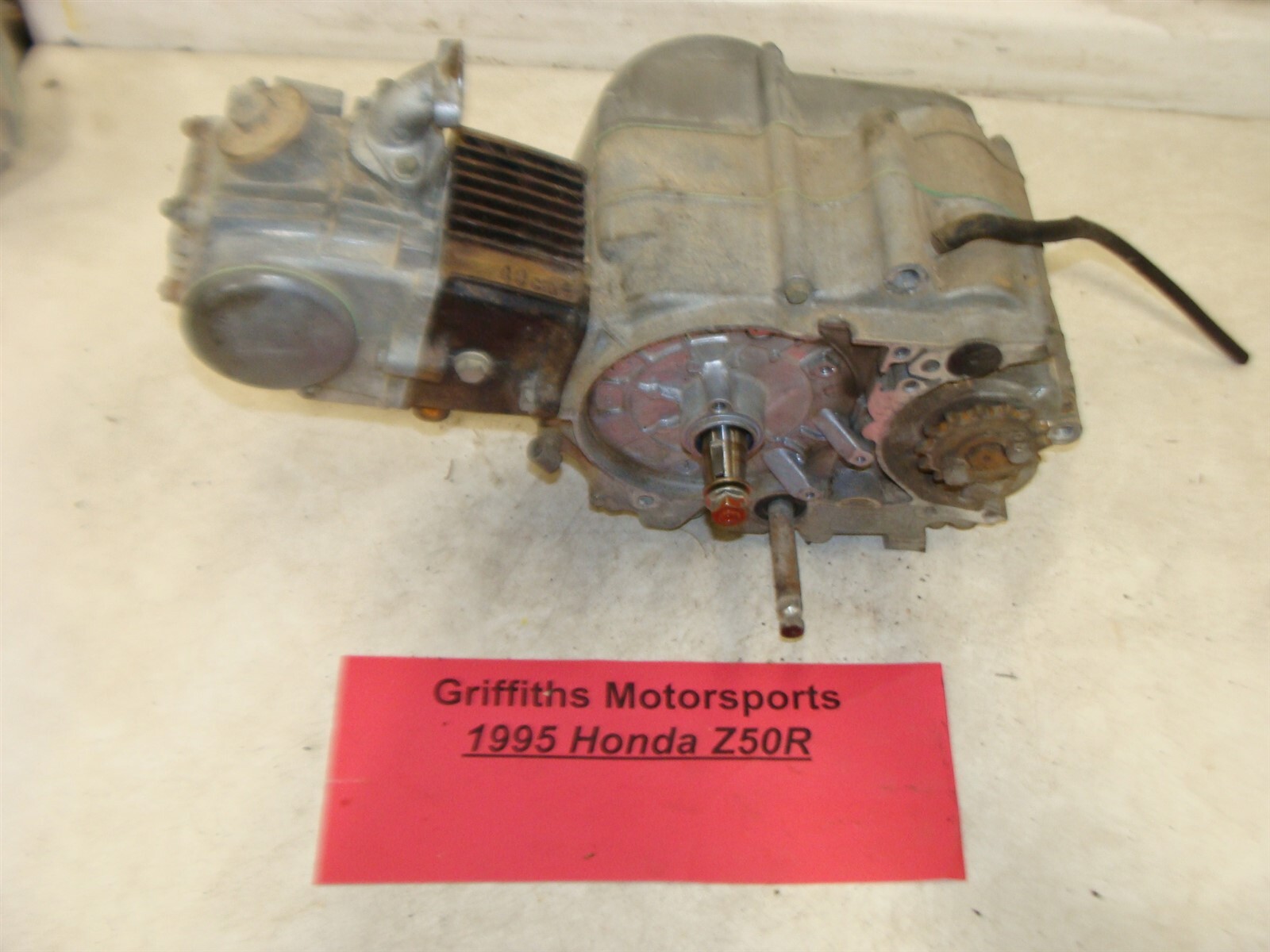 HONDA　Ｃ５０Ｅエンジン 1995 HONDA Z50 Z-50 z50r oem orignal engine motor crankcase