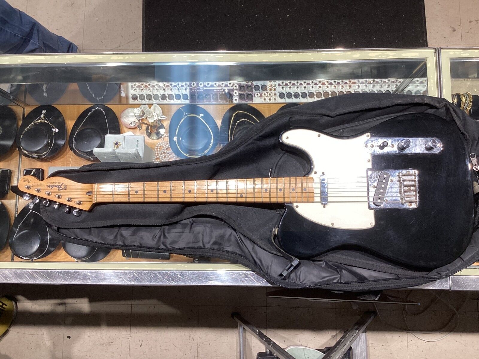 Fender Fender