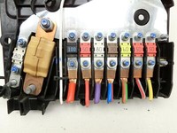 Ford C-Max II 11-15 1,0 92KW Sicherungskasten Zentralelektrik Batterieklemme Batteriestützpunkt Ford C-Max II 11-15... Vorschau 2