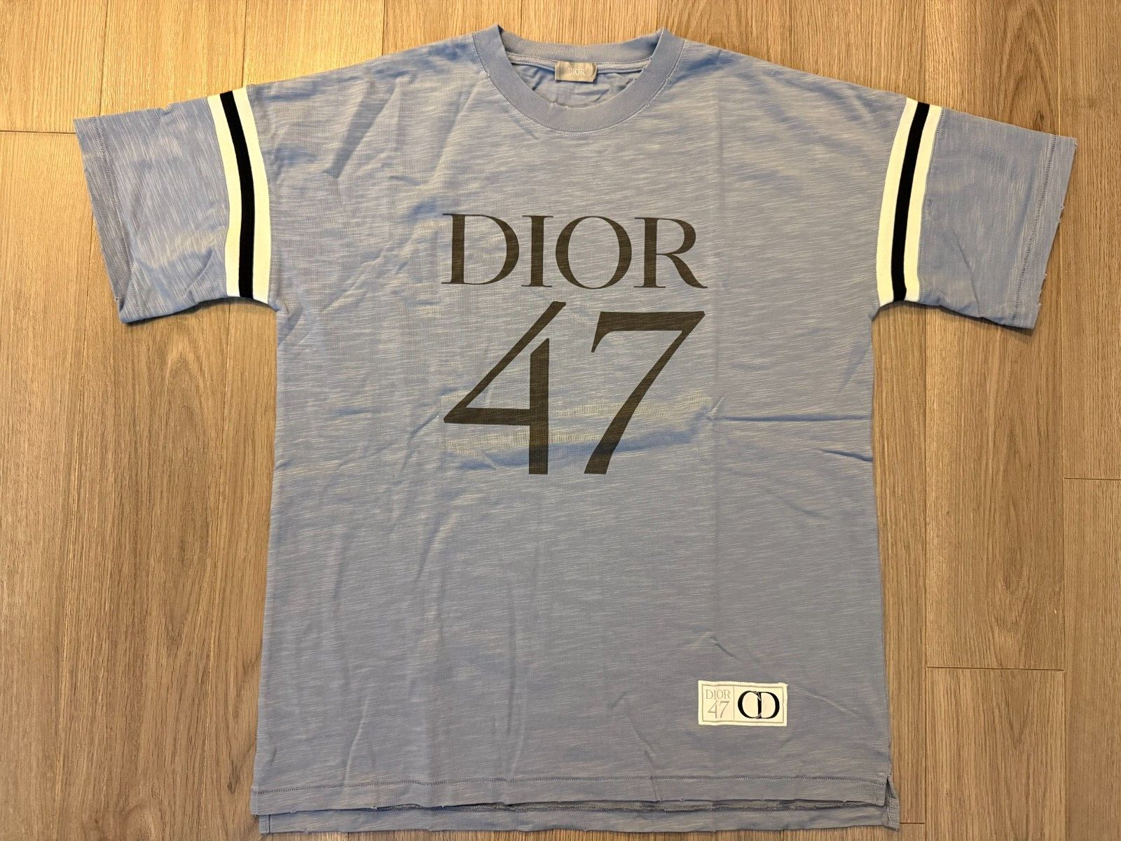 Dior グレー ロゴ Tシャツ 12 Dior グレー ロゴ Tシャツ 12 DIOR