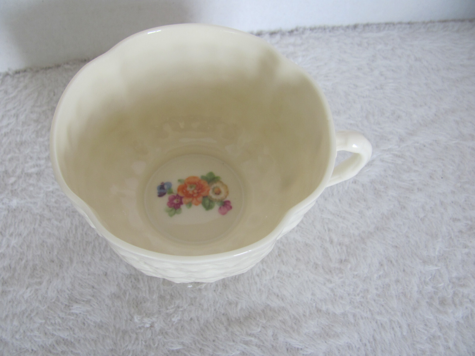 Lenox J427-Embossed Hawthorne Flowers-Flower Center- 2