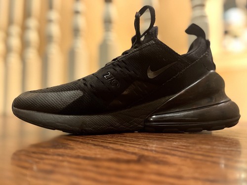 air max 270 all black on feet