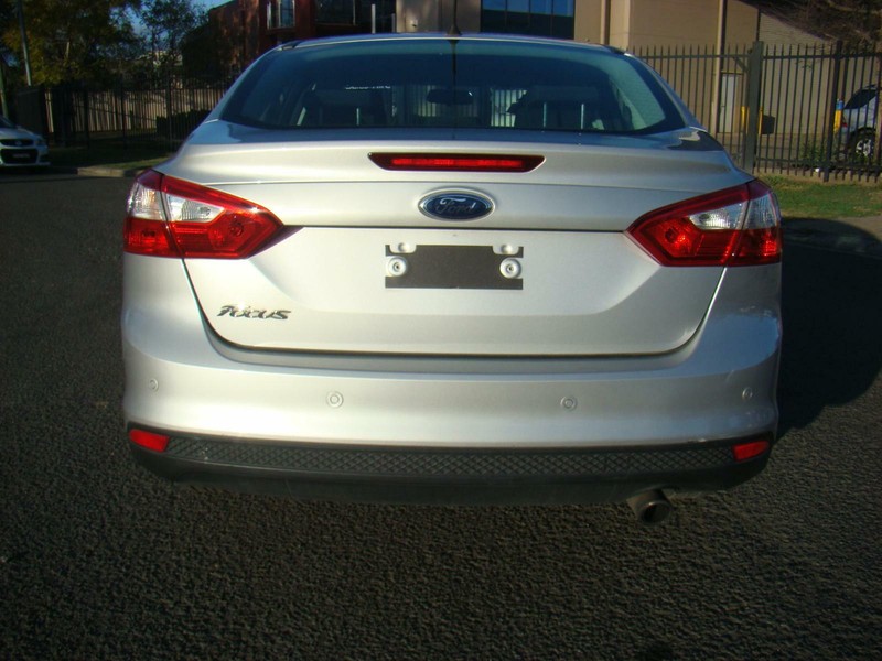 FORD FOCUS FUSE BOX IN ENGINE BAY, PETROL, LW, 05/11-08/15 | eBay