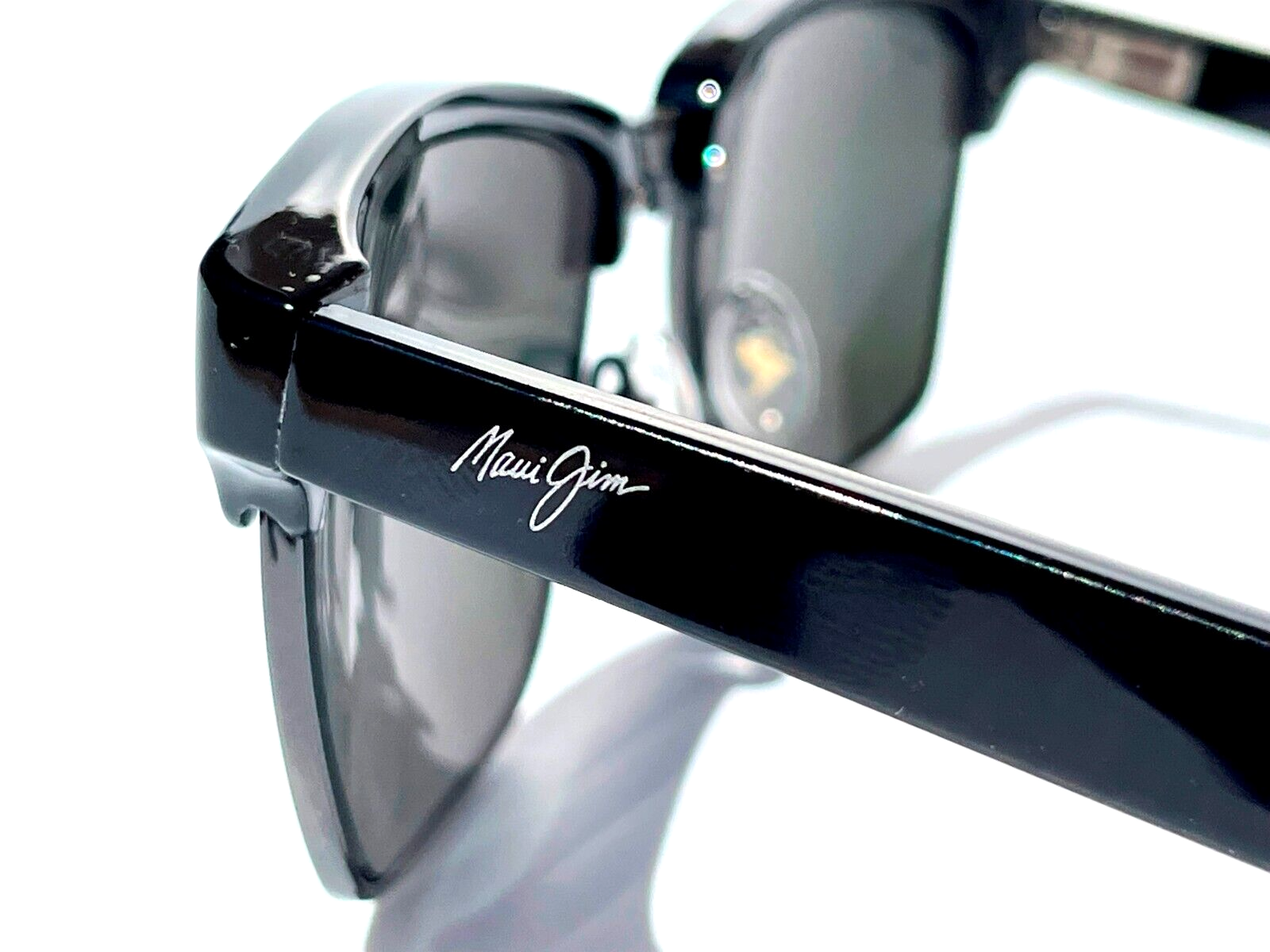 Pre-owned Maui Jim Kawika Glossy Black Polarized Neutral Grey Lens Sunglass 257-17c In Red