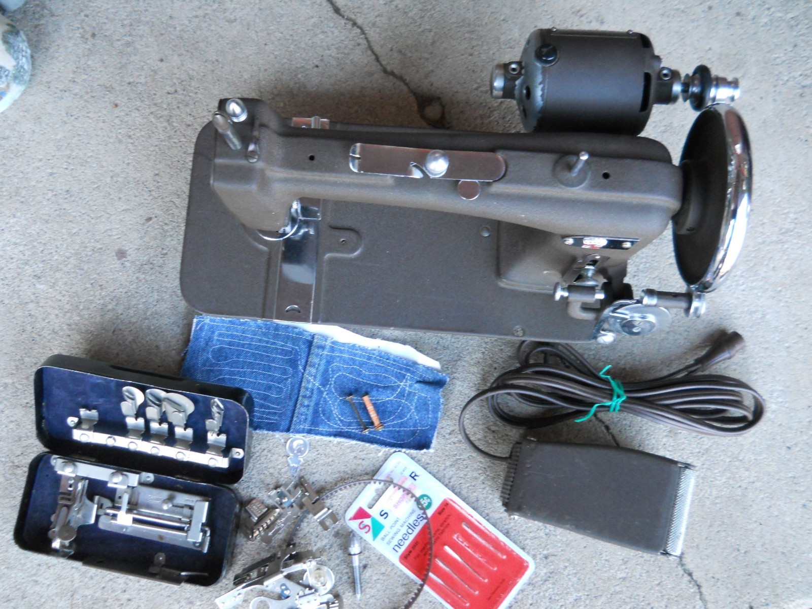 Vintage Montgomery Ward MW Sewing Machine Serial 605217868 Accessories Serviced