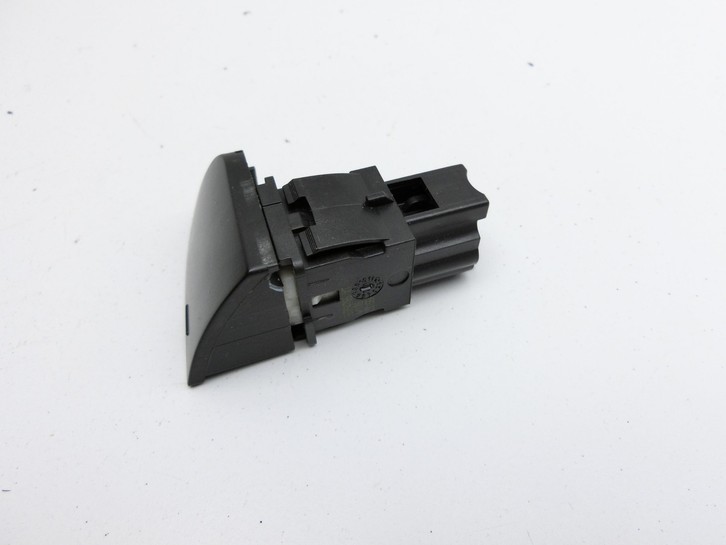 Peugeot 307 CC 03-05 Blende für Schalter Peugeot 307 CC 03-05 21.05.2004 gebraucht Vorschau 2