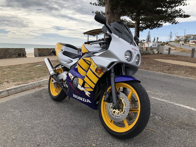 Honda cbr250rr mc22