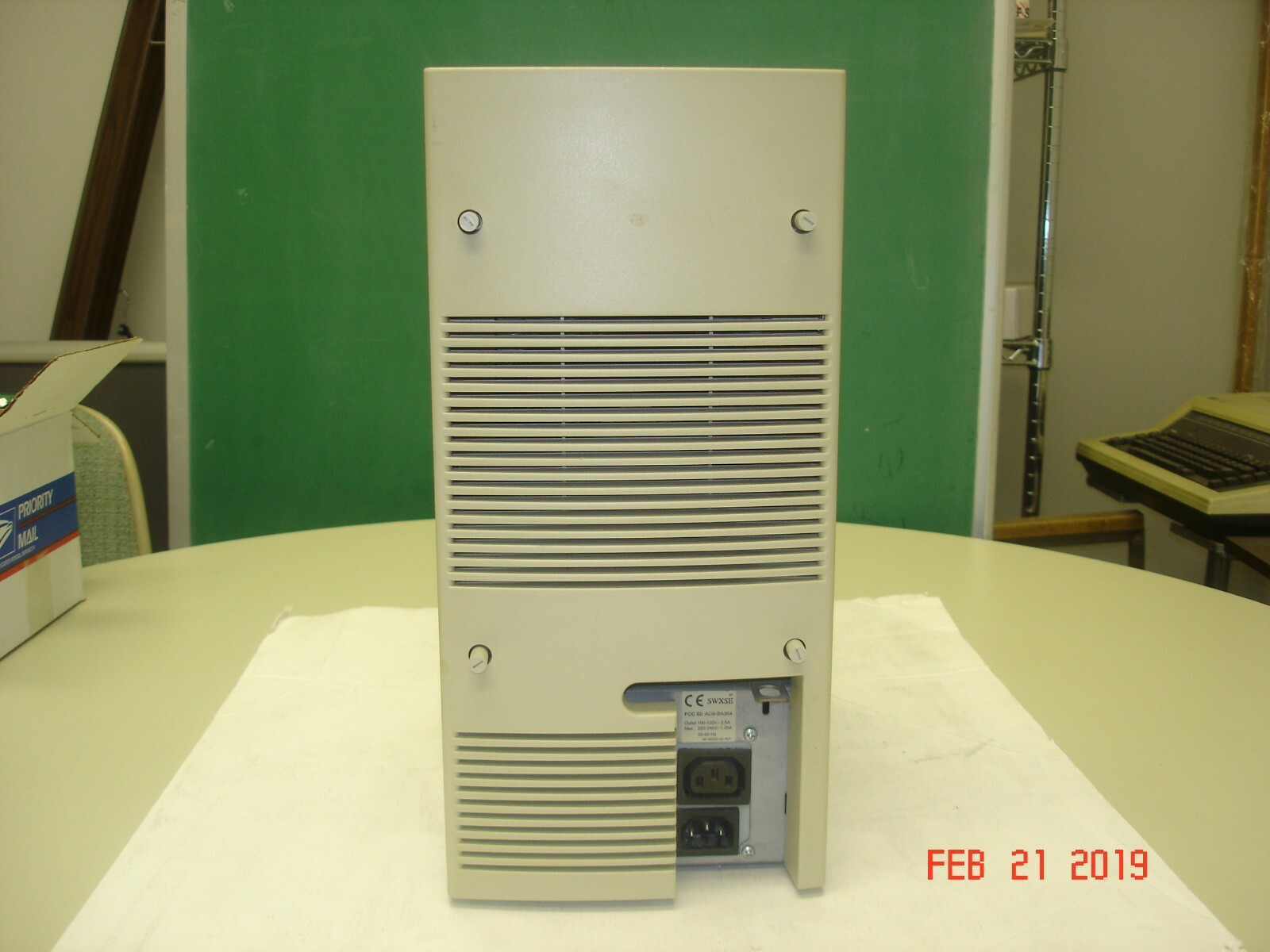 DEC BA364-AA 4 DEVICE DESKSIDE EXPANSION BOX SBB SWXSE-25 W/ KEY & POWER CORD