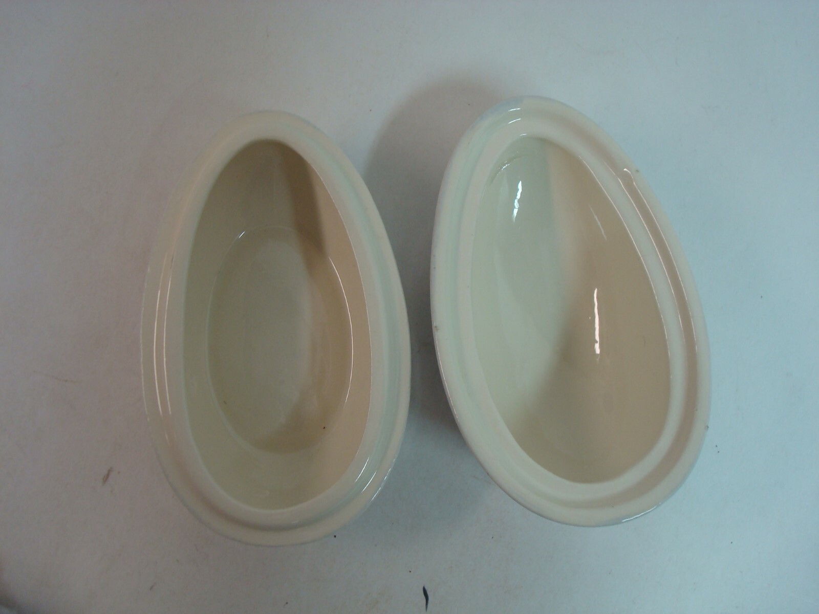 Beautiful Bone China Egg Shaped Lidded Trinket Box , 4 1/2 X 3