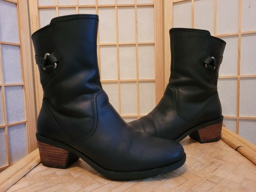 teva black leather boots