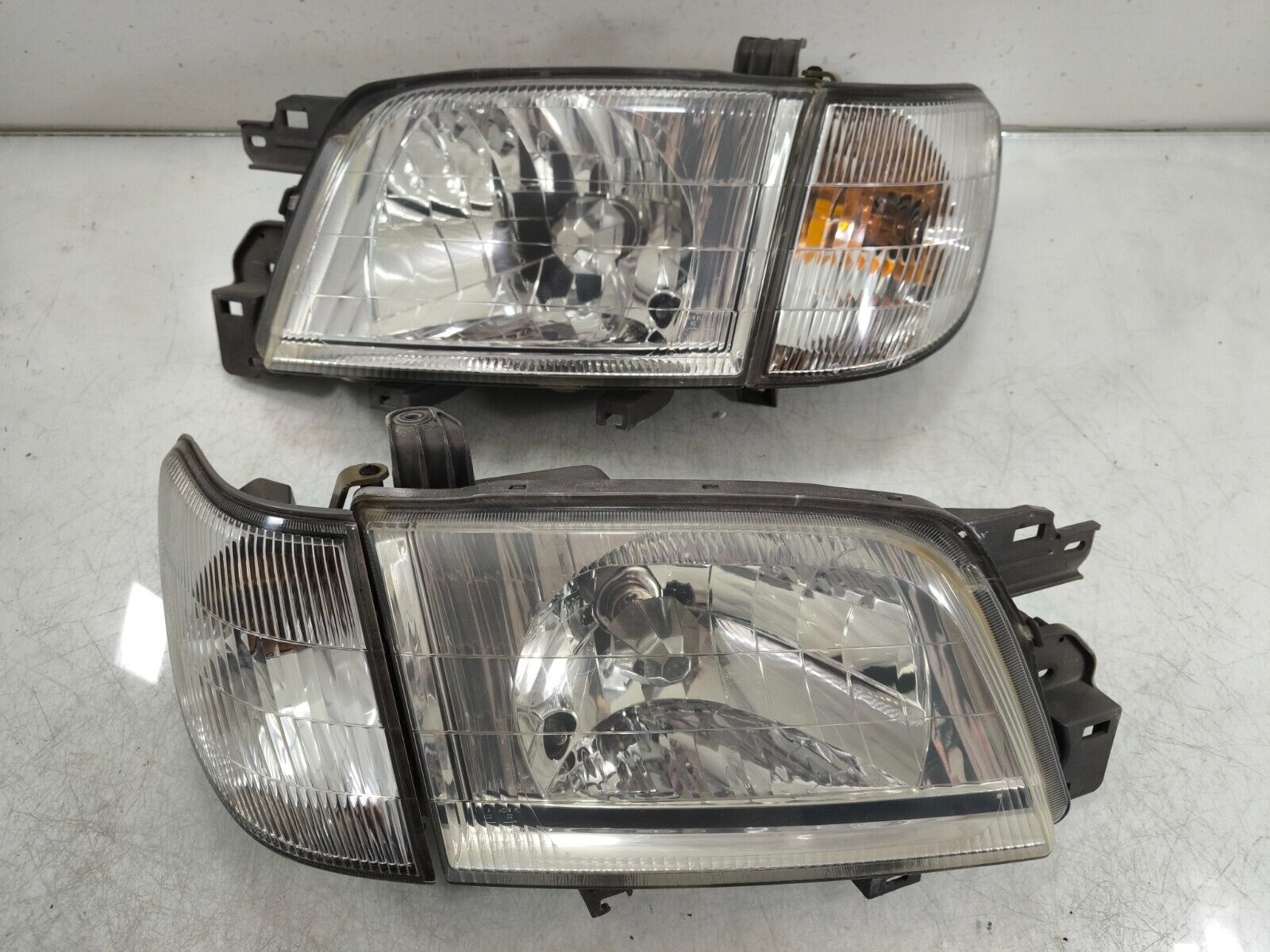 JDM Subaru Forester SF5 Facelift Crystal Head Lamp with JDM Subaru Forester SF5 Facelift Crystal Head Lamp with