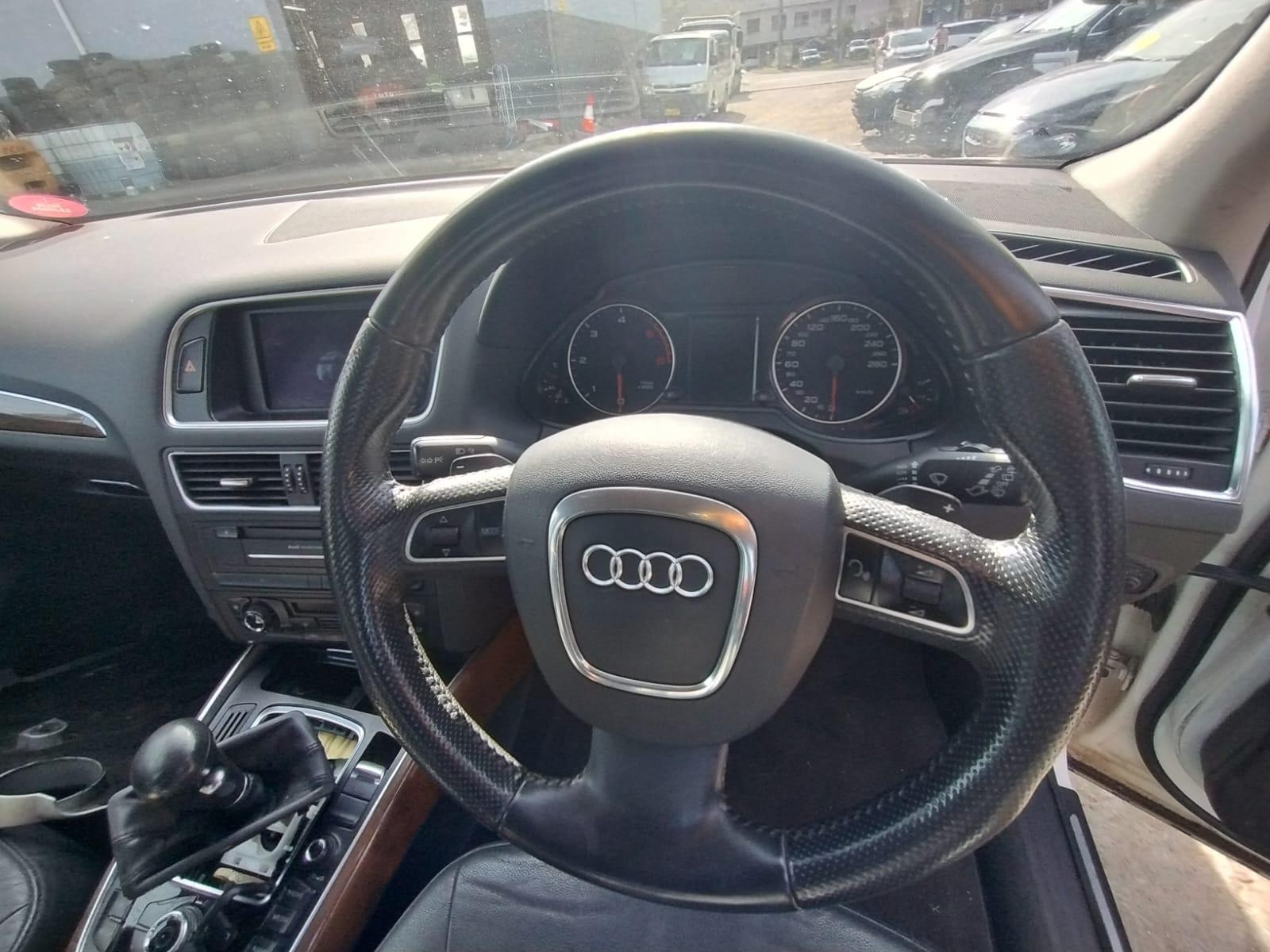 AUDI Q5 8R 12/2008-01/2017 LEFT REAR DOOR TRIM 4 DOOR STATION WAGON 8R0867303 - thumbnail 9