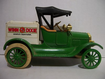 Vintage 1918 Winn Dixie Bank Model T Replica Die Cast Bank