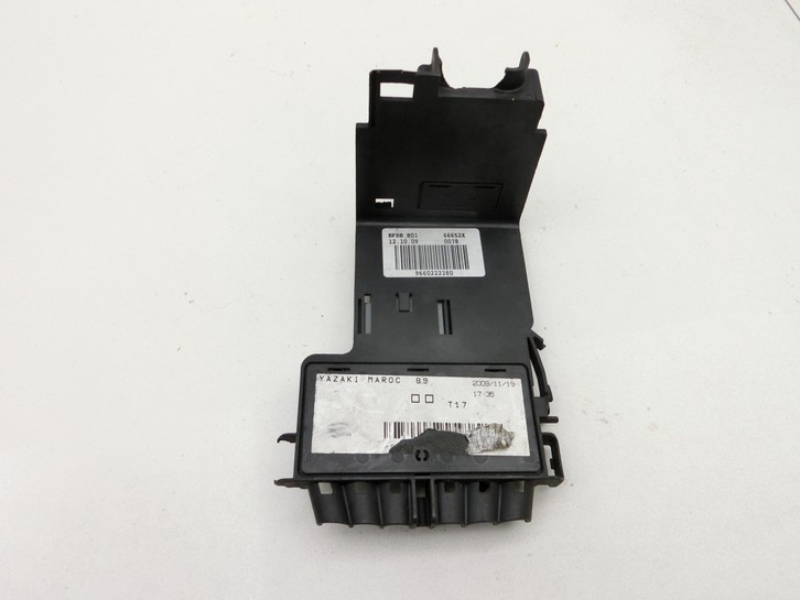 Peugeot Partner II 08-12 Sicherungs Relais Stromverteiler Klammer Plus Peugeot Partner II 08-12 18.12.2009... Vorschau 3