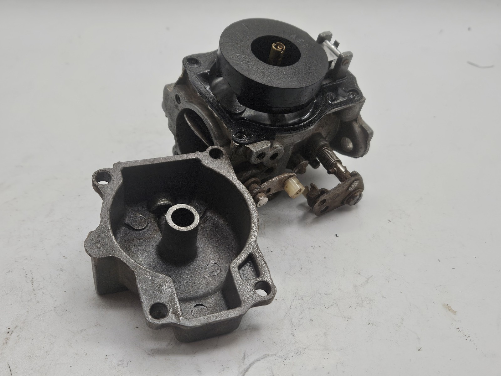 Johnson Evinrude OMC Carburetor 326929 392574 313355 Bowl 313355 REBUILDABLE