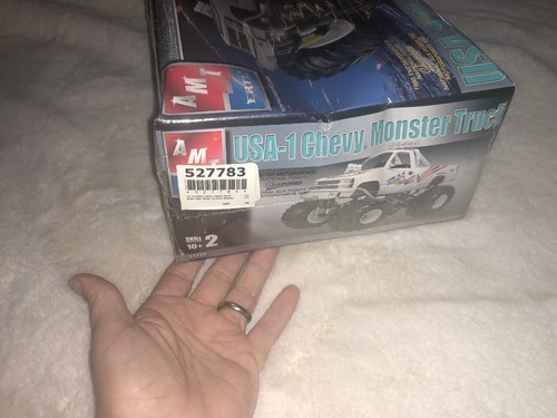 ERTL AMT USA-1 CHEVY MONSTER TRUCK 1:25 SCALE MODEL KIT NEW SEALED