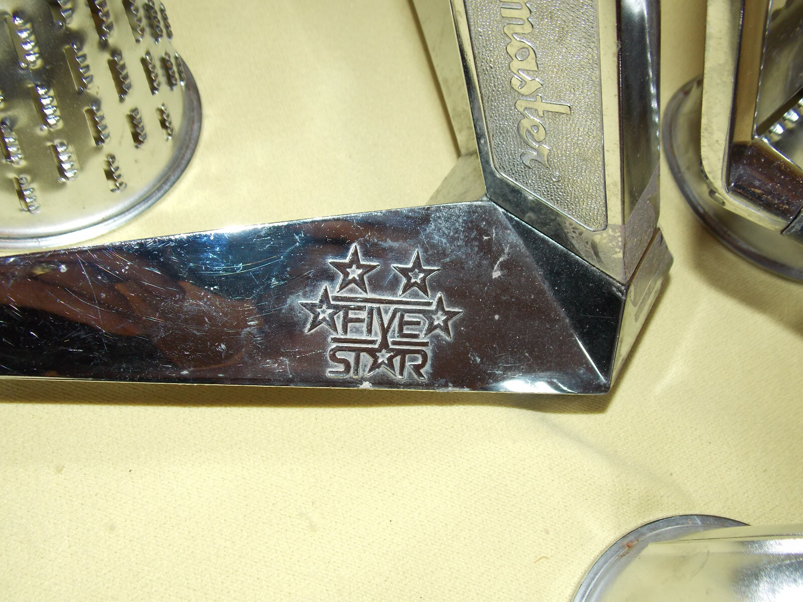 VINTAGE SALADMASTER FIVE-STAR FOOD PROCESSOR SLICER SHREDDER 5 CONE PROFESSIONAL