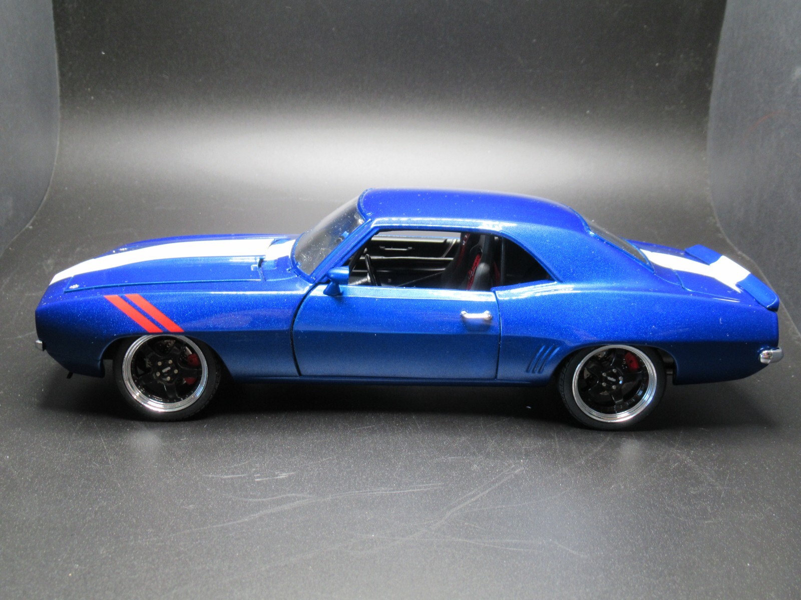 GMP/'69 Chevyシボレー Camaroカマロ SS 427 1/18 楽天市場】GMP/ACME 1/18 シボレー イェンコ カマロ1969