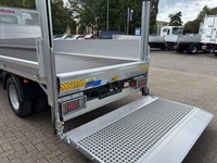 Isuzu Grafter N35.125 T SWB Automatic Dropside Tail-lift