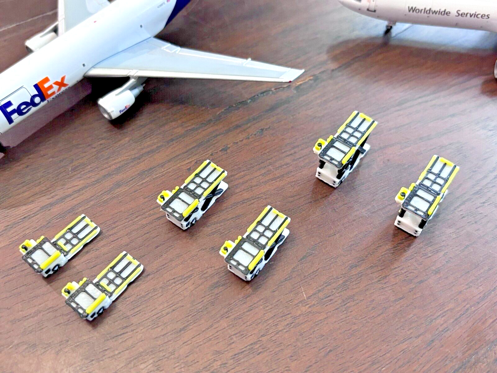 1:400 Model Airport Accessories - 6 Piece Airplane Cargo Loader Set (3D Printed)