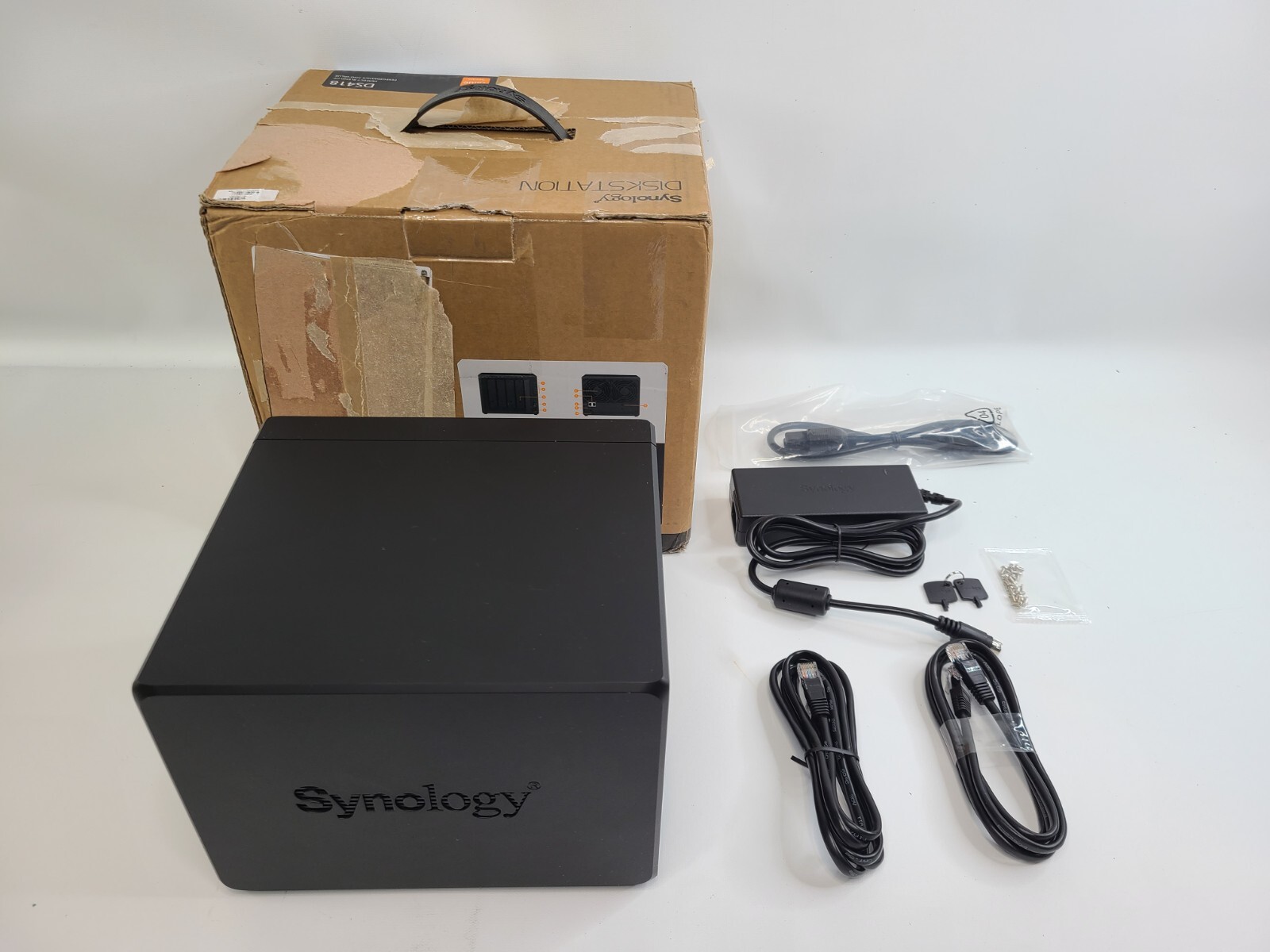 Synology DiskStation DS418 NASキット 4ベイ Synology、3万5000円の4ベイNASキット「DiskStation DS418j