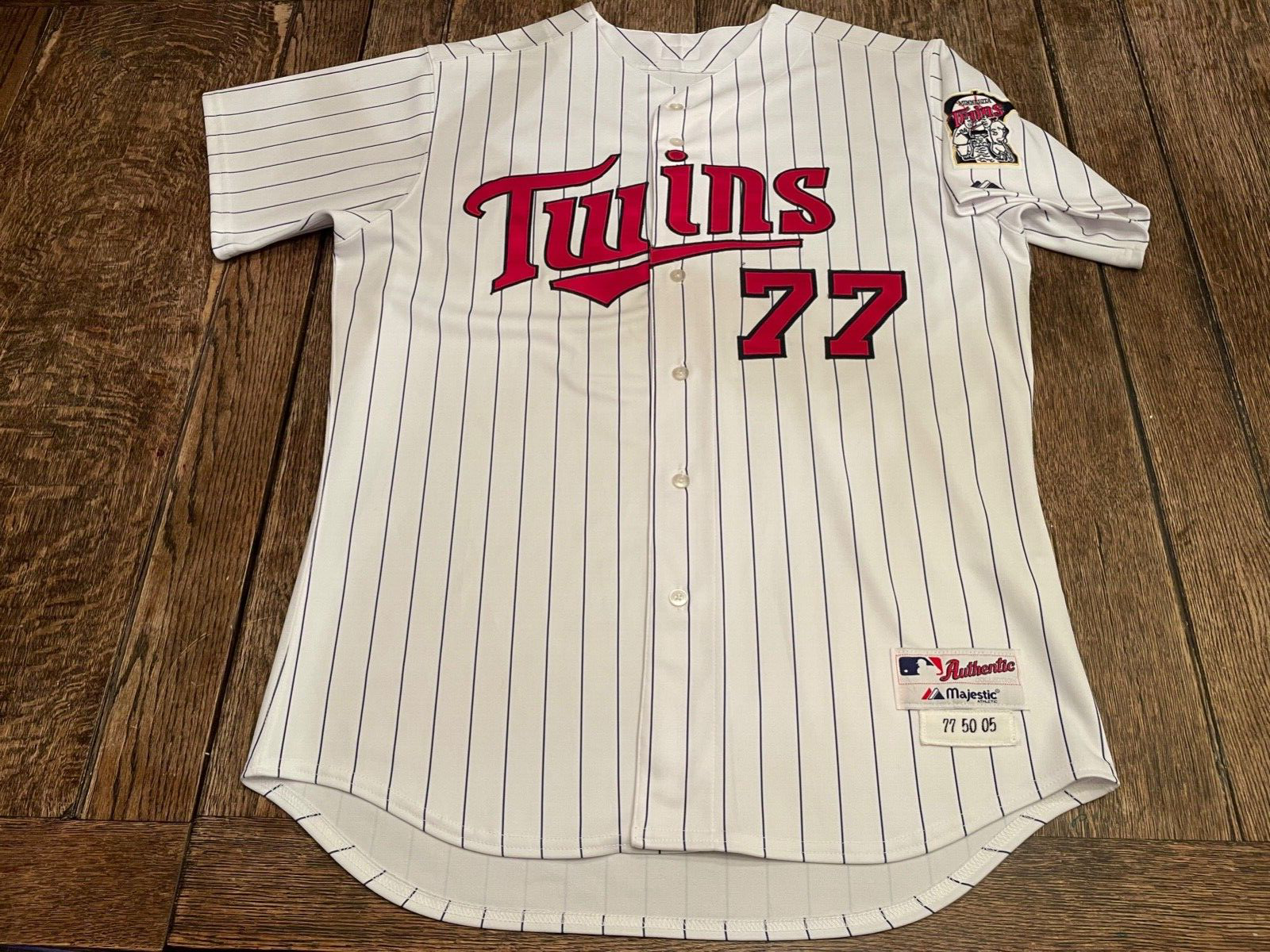 vintage MINNESOTA TWINS #77 men's size 50 Majestic Team