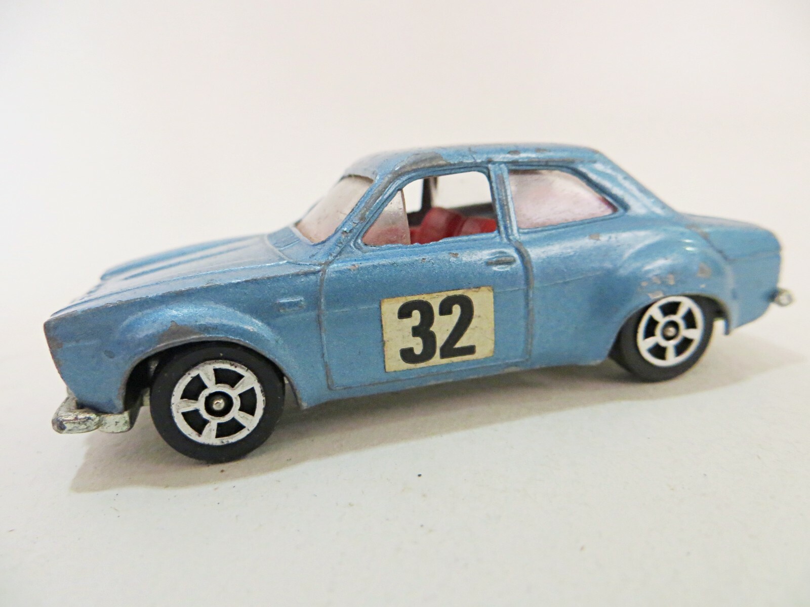 コーギー CORGI Ford.ESCORT.MK1 レーシング&自家用の4台 hqdefault.jpg