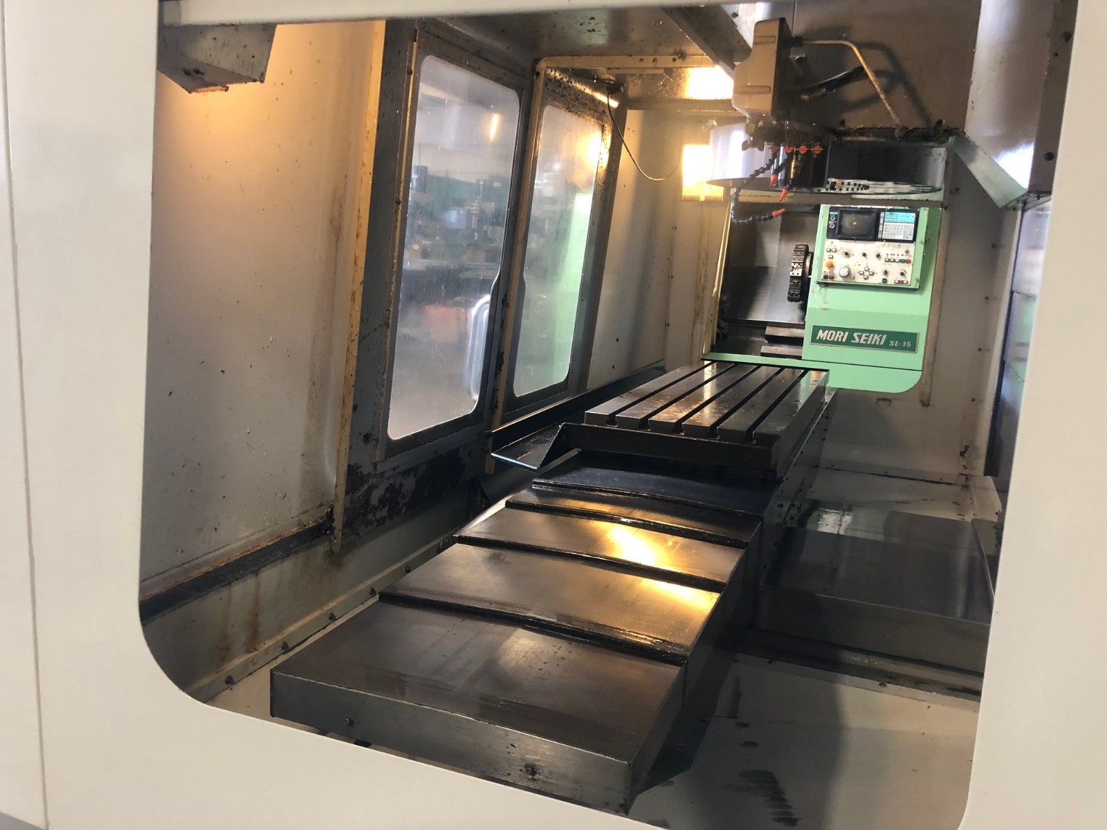 2006 HAAS VF 3 VMC, Chip Auger, P-Cool, Wired 4th