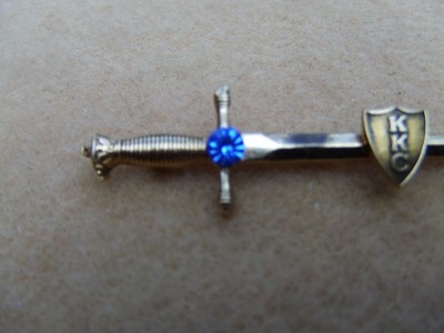 10k yellow gold kkc pin with ceylon sapphire 2 7/8 inches