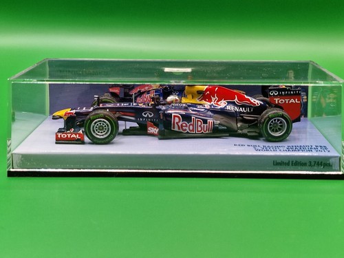ミニカー 1/43 RED BULL RACING RENAULT RB8 2012 1:43 Minichamps RedBull Racing Renault RB8 - M. Webber 2012