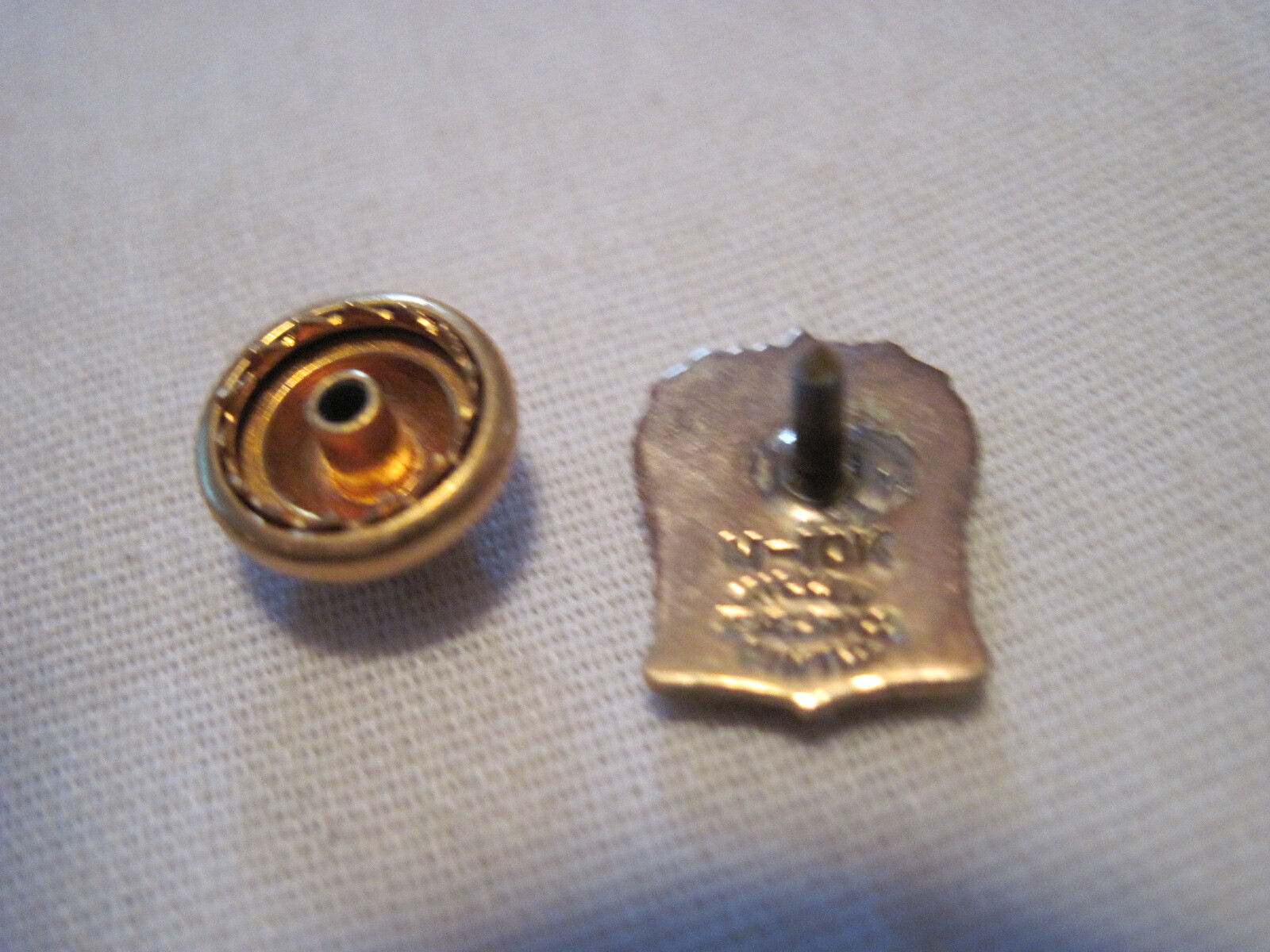 CHEVROLET NATIONAL LEGION OF LEADERS 400 MILLER 10K GOLD VINTAGE SCREW BACK PIN