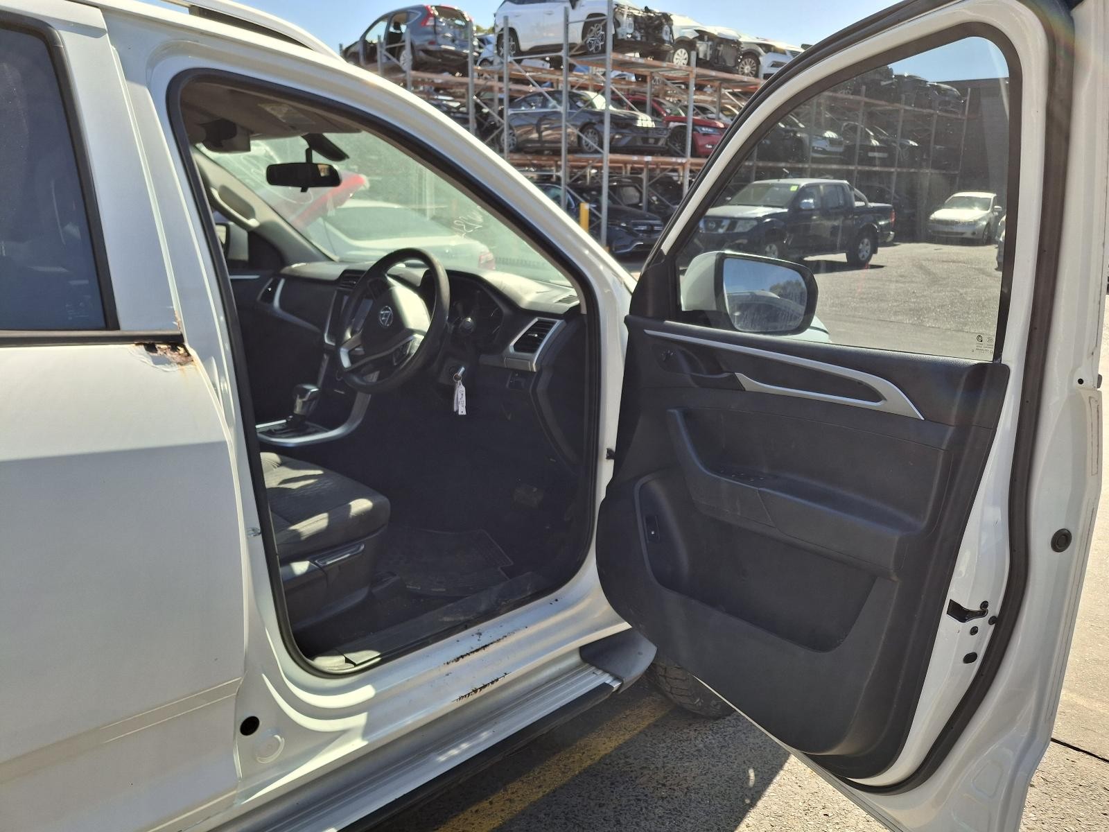 2019 Ldv T60 2017-2025 LEFT FRONT DOOR SK8C 07/17- image 5