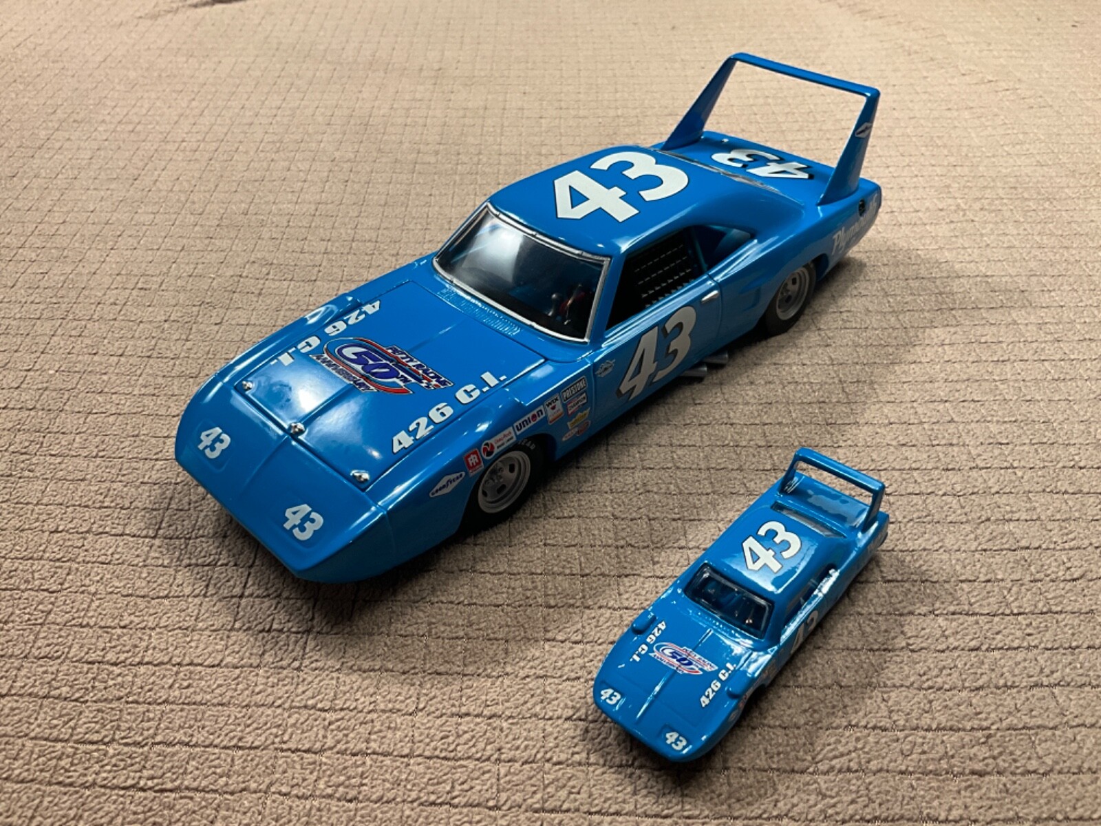 1970 Plymouth Superbird 1:24 ダイキャストモデル AUTOGRAPHED