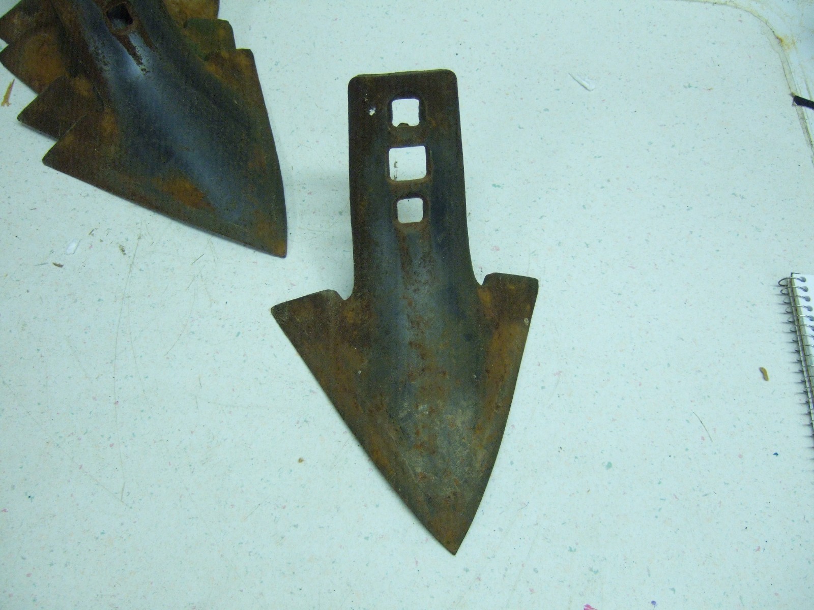 Cultivator Row Crop Sweeps (5), 6
