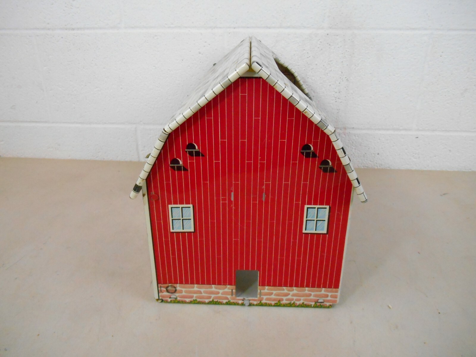 Ohio Art, Sunnyfield Farms tin metal Barn 16