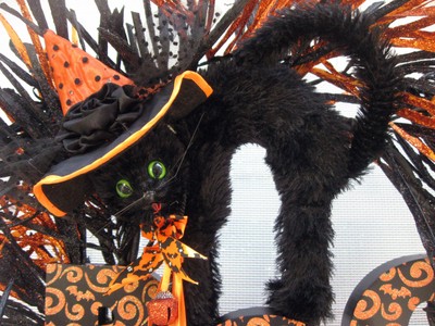 Halloween Wreath Black Orange Boo Cat Witchs Hat Feathers Green Hands Spooky 30