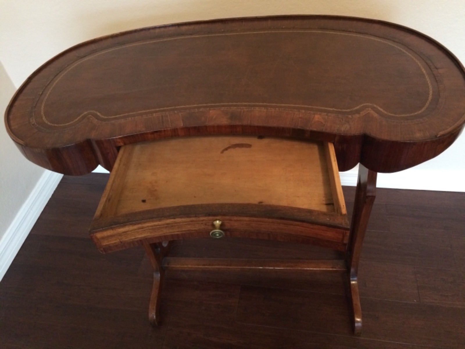 English George III Antique Lady’s Writing Table 18th Century