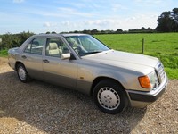 1990 Mercedes-Benz E-Class 260 E 4dr Auto [W124] SALOON Petrol Automatic