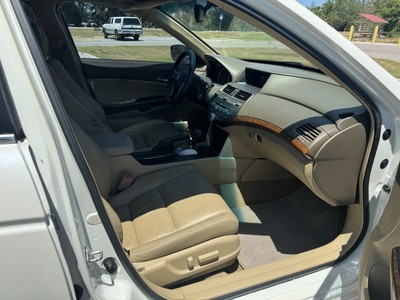 image 4 of interior