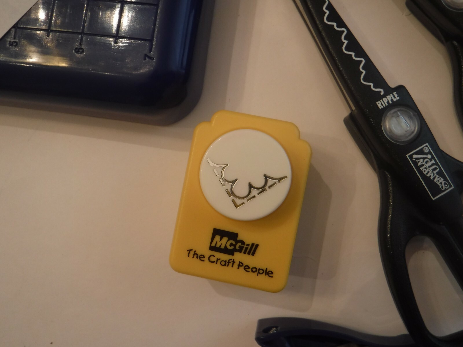 Stampin' up, Creative Memories, Fancy Scissors, Paper Cutter, Corner Cutters