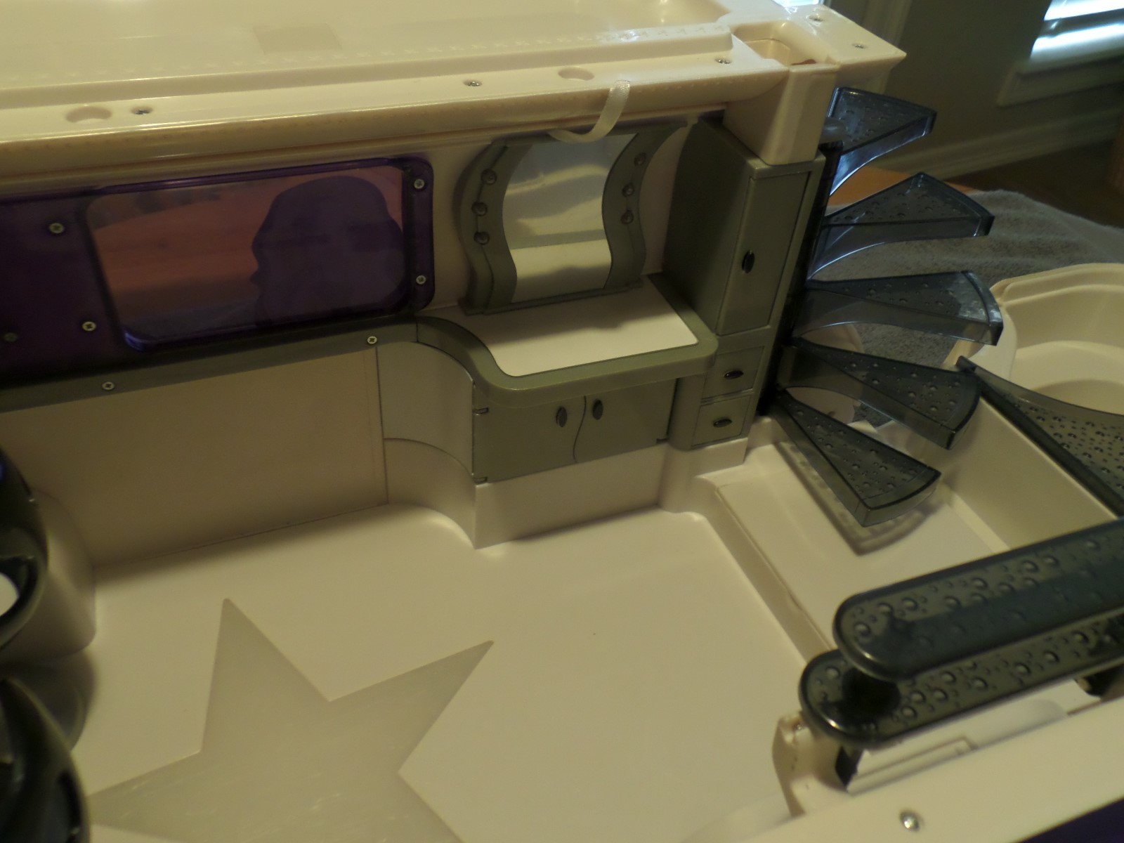 2004 BRATZ MOVIE PEARL WHITE TOUR BUS HUGE SUPER RARE (EXCELLENT CONDITION)