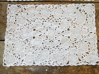 SET OF 2 CUT WORK EMBROIDERED ECRU FLOWER DESIGN PLACEMATS
