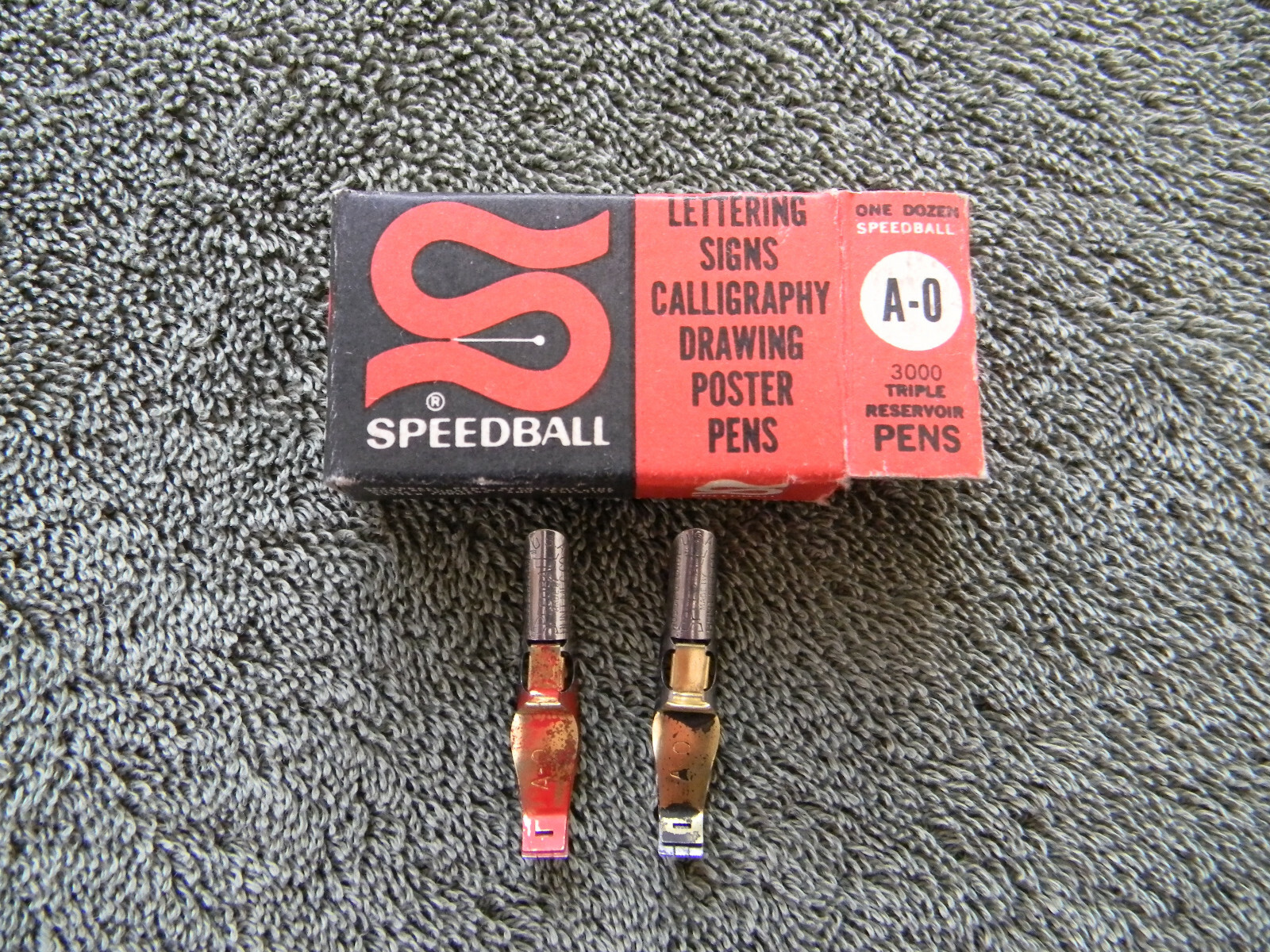 Speedball Lettering Pens - Product No. 3022 - 51 pens or nibs of  assorted types