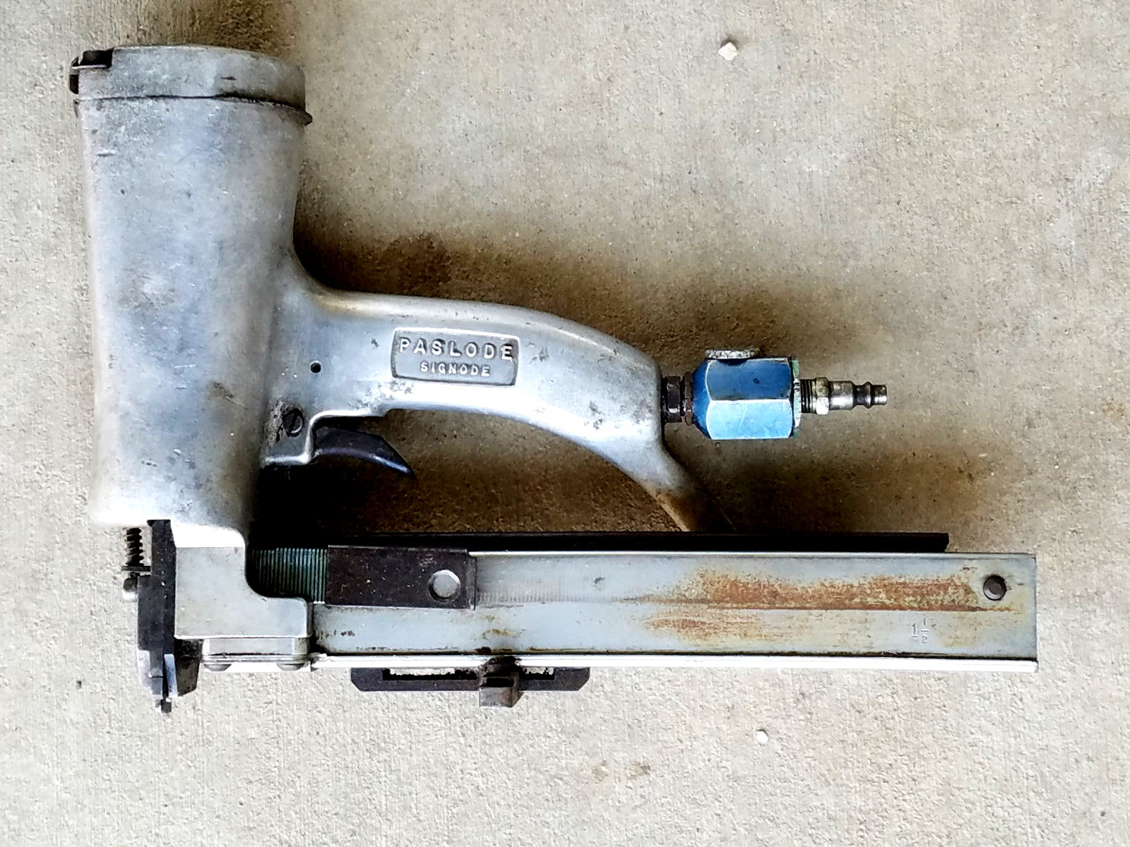 Paslode Magnum 90410 Pneumatic Framing Strip Air Nailer Stapler